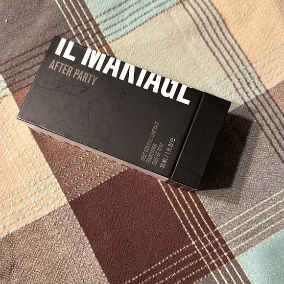 NEW IL MAKIAGE AFTER PARTY FOUNDATION - Picture 7 of 7